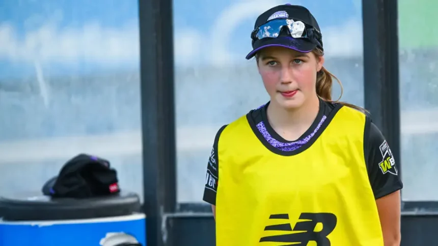 Rising Star Mia Barwick Joins Hobart Hurricanes in T20 Spring Challenge