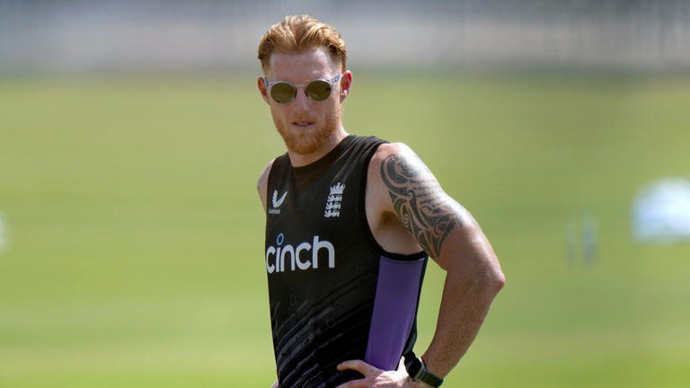 England Unveils Updated Squad: Stokes Replaces Woakes Ahead of Second Test