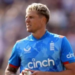 Brydon Carse makes his England debut after Pakistan bats first.