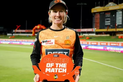 Mooney’s Fifty, King’s Five-Fer Guide Scorchers Win