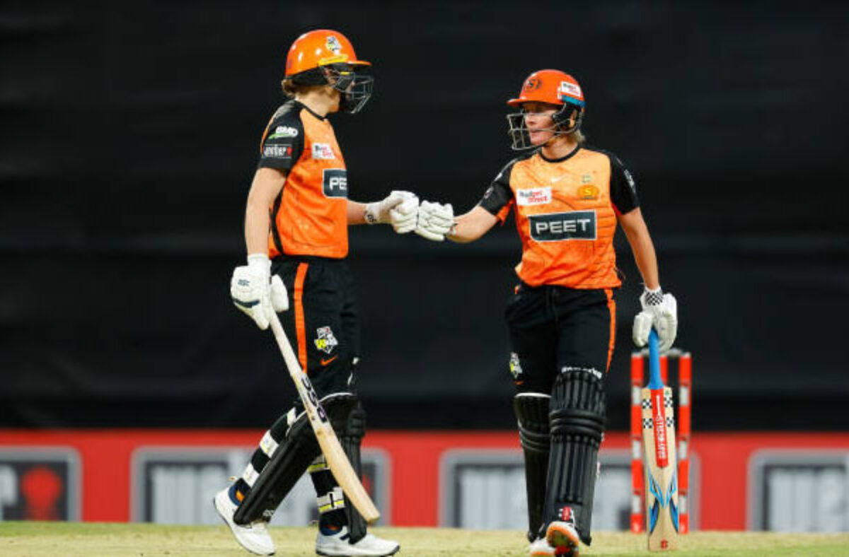 Mooney’s 50 and King’s Five-Fer Propel Scorchers